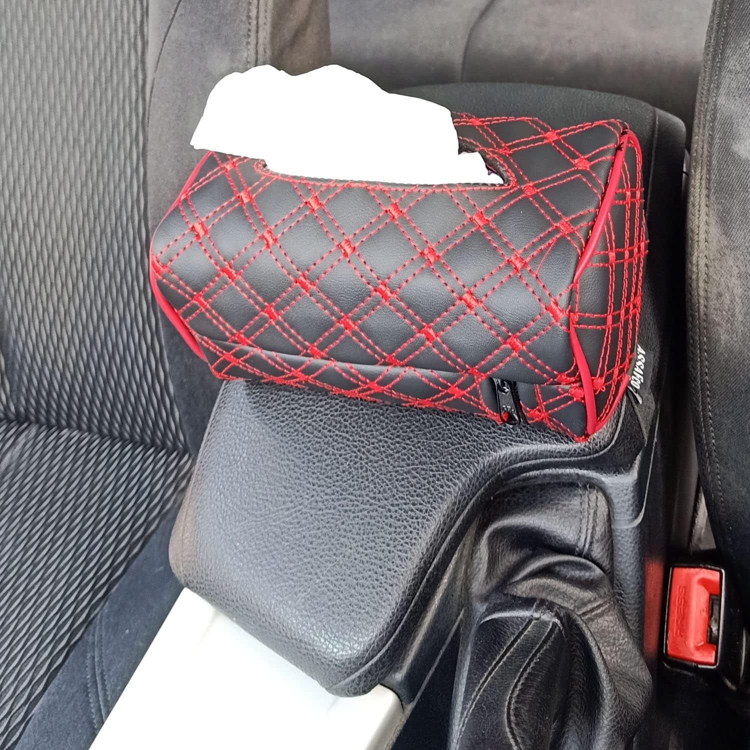 حامل مناديل جلدي للسيارة من Assafco بتطريز Winne 