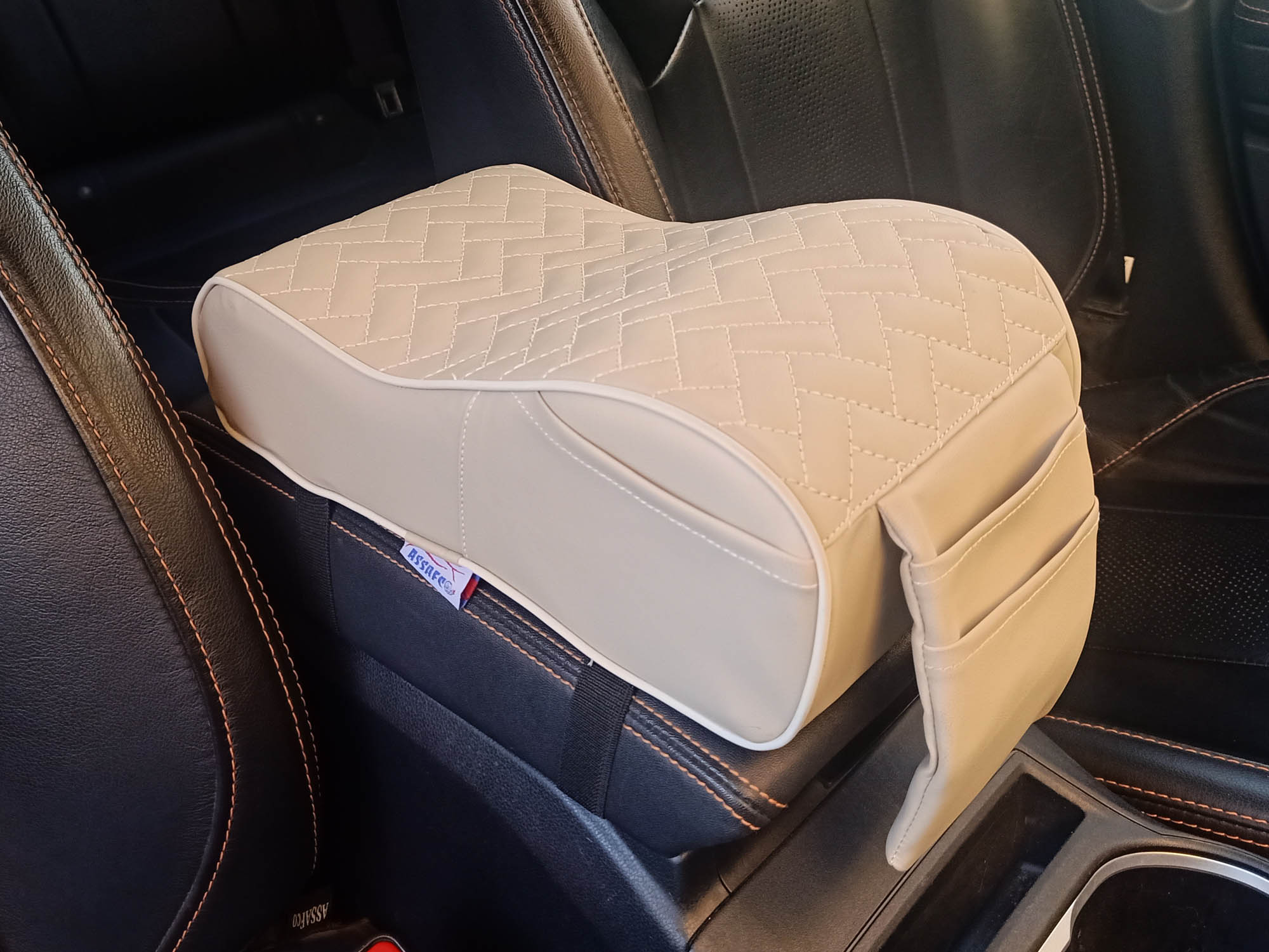 وسادة مسند ذراع السيارة الجلدية من Assafco بتصميم جداري من الميمورى فوم 