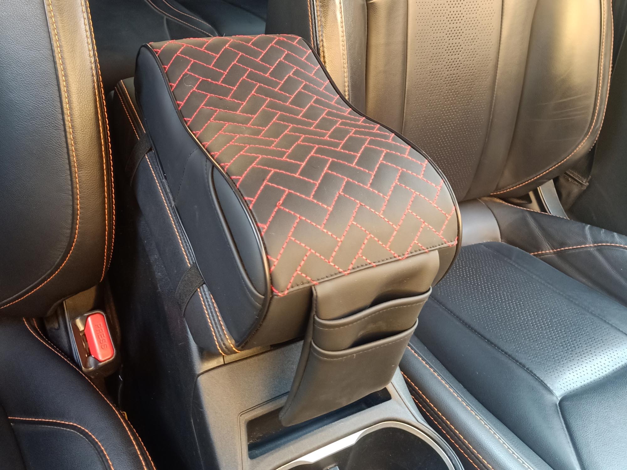 وسادة مسند ذراع السيارة الجلدية من Assafco بتصميم جداري من الميمورى فوم 